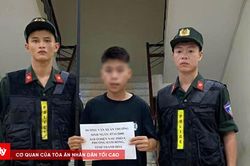 Hai nhóm thanh niên mang hung khí hỗn chiến