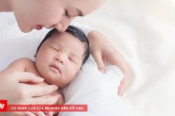 Thích ứng với già hoá dân số, khuyến khích sinh đủ hai con trước tuổi 35