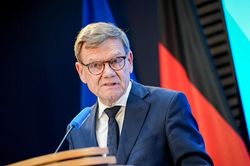 Berlin chỉ trích Ukraine không dùng tiền viện trợ mua vũ khí Đức