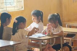 Trường ngừng bán trú, phụ huynh học sinh lớp 1 tính chuyển trường cho con