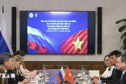 Trưởng Ban Chính sách, chiến lược Trung ương làm việc với lãnh đạo Học viện Tổng thống Nga