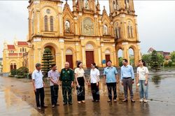 Bồi dưỡng, phát triển đảng viên ở vùng đồng bào Công giáo