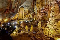 Phong Nha - Kẻ Bàng lọt danh sách 11 điểm đến đẹp nhất Việt Nam