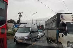 Vượt ẩu bị người dân phản ánh, tài xế ô tô nhận phạt 4 - 6 triệu đồng