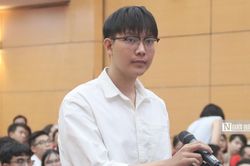 Thủ khoa bác sĩ nội trú Đại học Y Hà Nội chọn sản phụ khoa khiến cả hội trường vỗ tay