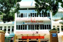 Ba mẹ con uống nước màu xanh, 2 người tử vong, 1 người nguy kịch