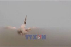 Iran tấn công các tàu khu trục và tiêm kích Mỹ