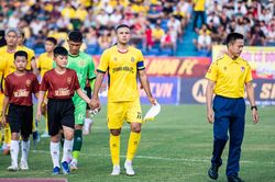 Odilzhon Abdurakhmanov: Từ sự hoài nghi đến tấm băng thủ quân đội bóng xứ Thanh