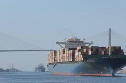 Khủng hoảng eo biển Hormuz thúc đẩy sự phục hồi của kênh đào Suez