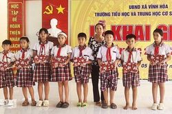 Ấm áp mô hình giúp học sinh đến trường ở Vĩnh Hòa