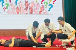 74 nhân viên trạm y tế được đào tạo cấp cứu ngoại viện