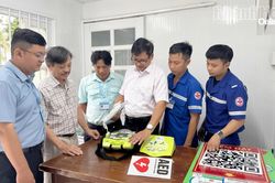 Lắp đặt 4 máy khử rung tim tự động dọc khu vực bờ biển phường Nha Trang