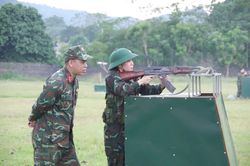 Kiểm tra bắn đạn thật đối với sĩ quan, quân nhân chuyên nghiệp