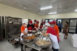 Hà Nội yêu cầu rà soát toàn bộ phương án tổ chức bữa ăn bán trú cho học sinh