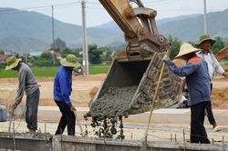 Gia Lai: Hơn 1.100 tỷ đồng bê tông hóa nông thôn, vướng khâu cung ứng xi măng