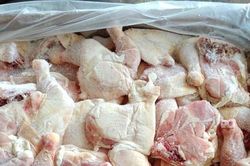 Thịt gà nhập khẩu giá rẻ tràn vào, người chăn nuôi trong nước chịu áp lực
