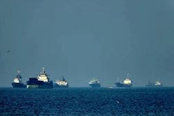 Hàn Quốc cử đoàn đánh giá Eo biển Hormuz, Iran cảnh báo