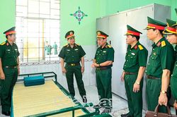 Đoàn kiểm tra Quân khu 9 kiểm tra ban chỉ huy quân sự cấp xã tại Cà Mau
