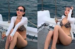 Nữ phó chủ tịch diện bikini khoe dáng nóng bỏng tuổi U40, chưa từng hé lộ chuyện chồng con