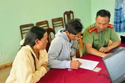 Người dân Gia Lai hồi hương sau 'bẫy' việc nhẹ lương cao, được chính quyền hỗ trợ làm lại cuộc đời