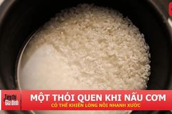Vo gạo ngay trong nồi cơm điện, thói quen nhỏ có thể làm nhanh hỏng lòng nồi
