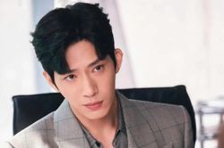 'Tổng tài' Tỉnh Bách Nhiên gây sốt màn ảnh, ít ai biết tuổi thơ nhiều biến cố