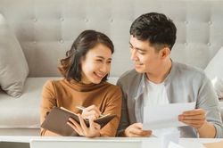 Người trẻ được dạy quản lý tiền trước kết hôn, khuyến khích cưới trước 30 tuổi