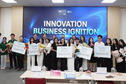 Học sinh THPT thử sức giải bài toán thực tiễn bằng AI, công nghệ số