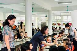 Bữa ăn bán trú của học sinh: Tăng trách nhiệm từ nhiều phía