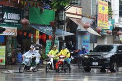 Hà Nội mưa to, nguy cơ úng ngập nhiều tuyến phố