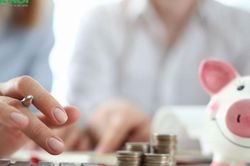 Người có tiền thường chi tiêu thế nào? 7 khác biệt giúp họ dễ tích luỹ tài sản