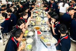 Bài toán quản trị và nề nếp bán trú tại trường học quy mô lớn sau sáp nhập