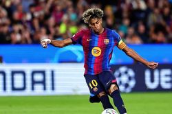 Yamal xô đổ kỷ lục của Mbappe trong ngày Barca đại thắng