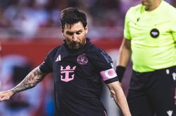 Messi và Lewandowski cùng tỏa sáng khi đối đầu ở giải MLS