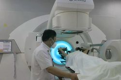 Bộ Y tế yêu cầu làm rõ việc 'muốn khám nhanh phải kẹp tiền vào sổ' tại Bệnh viện E