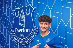 Tài năng trẻ gốc Việt ký hợp đồng với Everton