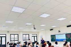 Dạy học bằng tiếng Anh tại trường đủ điều kiện