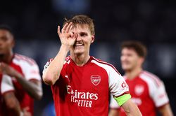 Arsenal thăng hoa, toàn thắng từ đầu mùa