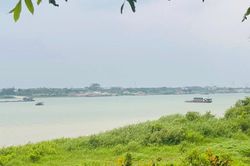 Hà Nội muốn biến du lịch đường sông thành sản phẩm hút khách