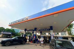 Nhiên liệu đồng loạt tăng, dầu Brent vượt 100 USD