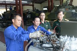 Tự chủ sửa chữa khí tài
