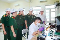 Khoa học quân sự hóa học đáp ứng tốt yêu cầu nhiệm vụ trong tình hình mới