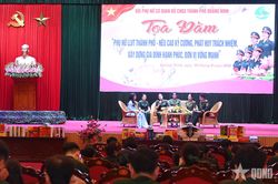 Quảng Ninh: Tọa đàm 'Phụ nữ LLVT thành phố - nêu cao kỷ cương, phát huy trách nhiệm, xây dựng gia đình hạnh phúc, đơn vị vững mạnh'