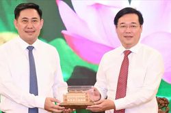 TPHCM - tỉnh Champasak (Lào): Thắt chặt quan hệ hữu nghị nhân kỷ niệm 25 năm hợp tác