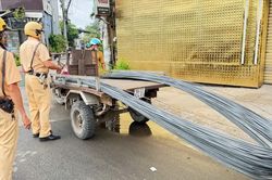 CSGT TPHCM mở đợt cao điểm xử lý xe 3-4 bánh tự chế, chở hàng cồng kềnh