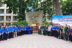 Xúc động cuộc hội ngộ của những 'sinh viên - chiến sĩ' sau 55 năm