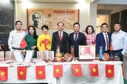 Kiến tạo không gian văn hóa Việt ở nước ngoài