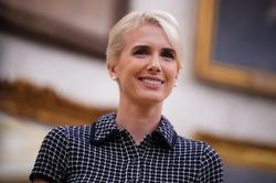 Tổng thống Mỹ Trump gây xôn xao vì tặng số tiền 'khủng' cho trợ lý thân cận