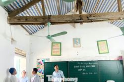 140 học sinh không tới lớp vì phụ huynh phản đối sáp nhập điểm trường