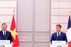 Tổng Bí thư, Chủ tịch nước Tô Lâm và Tổng thống Pháp Emmanuel Macron gặp gỡ báo chí